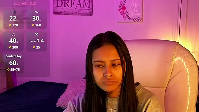 Snapshot of annie_and_ryan chatting on February 19, 2026, 3:58 am annie and ryan online show from February 19, 2026, 3:58 am