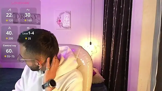 Snapshot of annie_and_ryan chatting on February 28, 2026, 4:12 am annie and ryan online show from February 28, 2026, 4:12 am