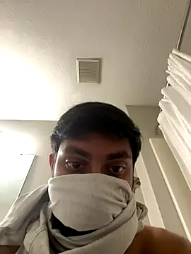 rohitgun023 online show from December 17, 2025, 6:18 am