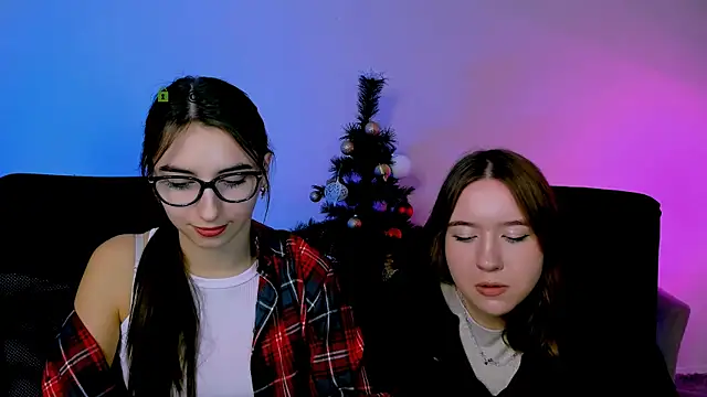 mila firee online show from December 16, 2025, 12:09 pm