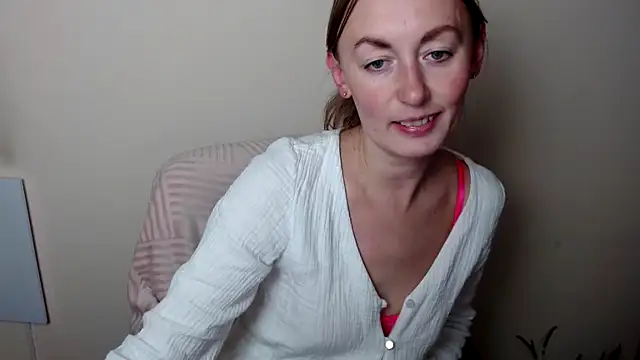 LiaSeass  online show from January 8, 2026, 12:00 pm