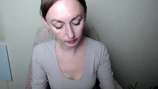 LiaSeass  online show from April 2, 2026, 12:12 pm