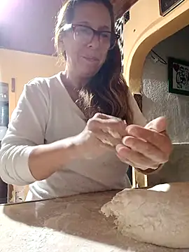Snapshot of cari75 chatting on May 5, 2026, 5:38 pm cari75 online show from May 5, 2026, 5:38 pm