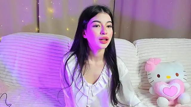 LisaColee online show from June 16, 2026, 6:19 pm
