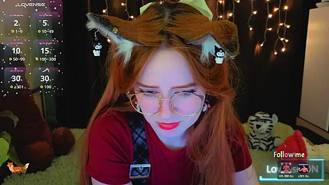 Snapshot of LittleFoxHole chatting on December 22, 2025, 2:01 am LittleFoxHole online show from December 22, 2025, 2:01 am