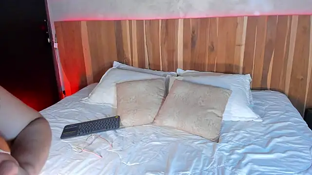 KrystalWoodss online show from January 15, 2026, 4:16 am