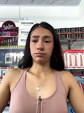 lunaluxury22 online show from January 18, 2026, 3:04 pm