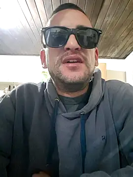 Milfboy2000 online show from May 10, 2026, 5:22 am