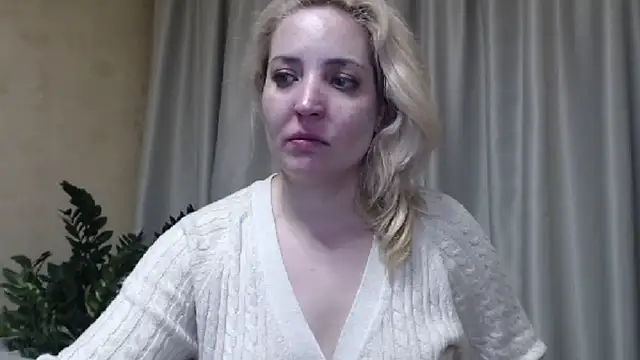 Snapshot of sweetpussy13 chatting on March 20, 2025, 5:04 pm sweetpussy13 online show from March 20, 2025, 5:04 pm