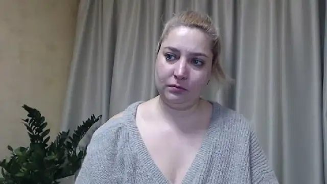 Snapshot of sweetpussy13 chatting on February 28, 2025, 3:59 am sweetpussy13 online show from February 28, 2025, 3:59 am