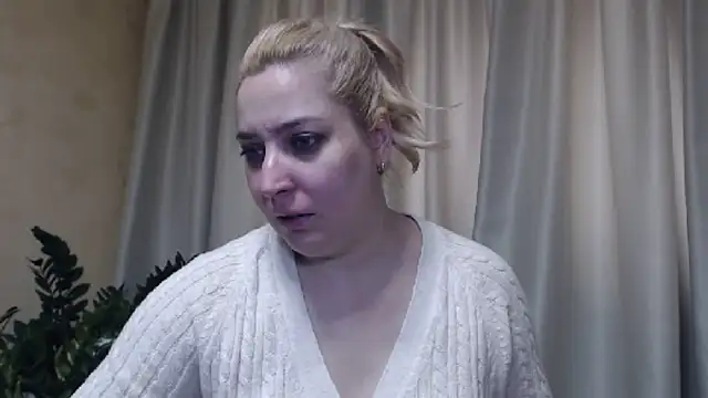 Snapshot of sweetpussy13 chatting on March 19, 2025, 7:29 am sweetpussy13 online show from March 19, 2025, 7:29 am