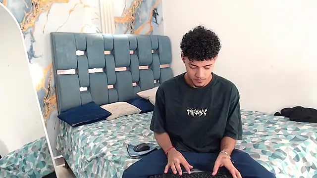 DIAMOND BLACKS online show from April 7, 2026, 7:21 am