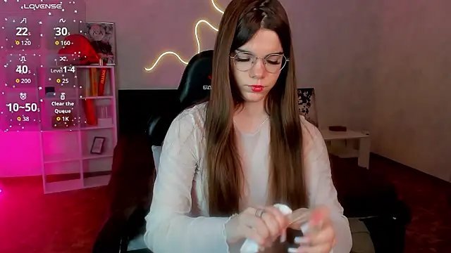 miss  evelyne online show from February 19, 2026, 1:24 am