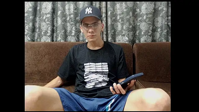 Snapshot of sam_hotttt_ chatting on March 27, 2026, 3:48 am sam hotttt online show from March 27, 2026, 3:48 am