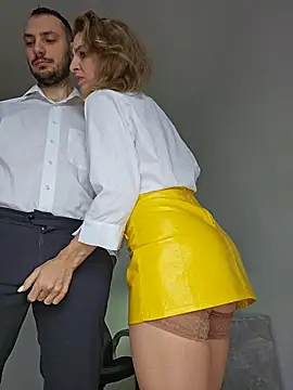 Lovebackground online show from November 26, 2025, 8:03 am