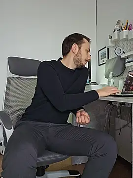 Snapshot of Lovebackground chatting on February 27, 2026, 8:36 am Lovebackground online show from February 27, 2026, 8:36 am