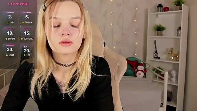 KianaVision online show from December 18, 2025, 5:34 am