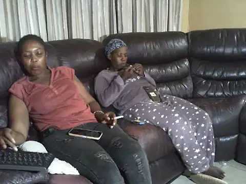 Caramel-goddess18 online show from February 19, 2026, 8:50 pm