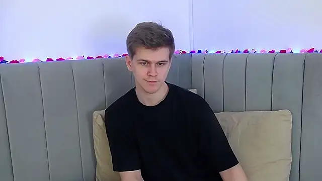 Snapshot of NickJohnas chatting on February 8, 2026, 12:36 pm NickJohnas online show from February 8, 2026, 12:36 pm