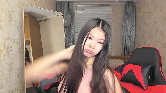 amiya cute online show from March 20, 2026, 2:29 pm