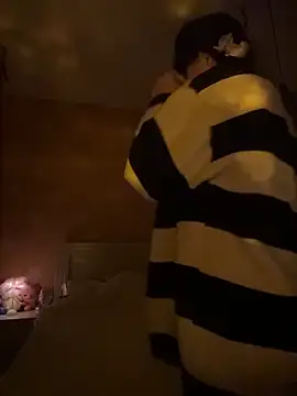 SilkyMira online show from March 29, 2026, 8:54 pm