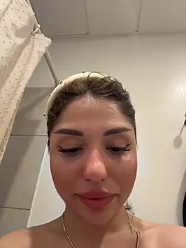 SilkyMira online show from January 17, 2026, 2:31 pm