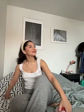 SilkyMira online show from February 12, 2026, 11:32 am