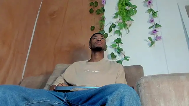 Snapshot of Higger_dick chatting on January 15, 2026, 12:41 pm Higger dick online show from January 15, 2026, 12:41 pm