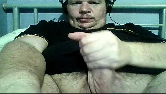 Snapshot of mrhardcock12 chatting on February 21, 2026, 11:29 pm mrhardcock12 online show from February 21, 2026, 11:29 pm
