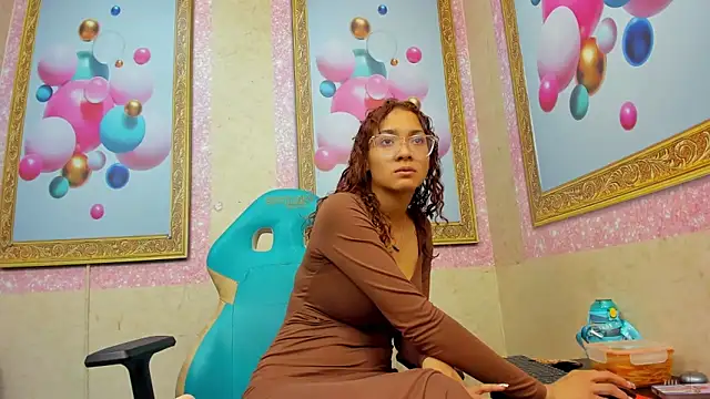 Snapshot of Jadde_Greyy_ chatting on February 24, 2026, 2:34 am Jadde Greyy online show from February 24, 2026, 2:34 am