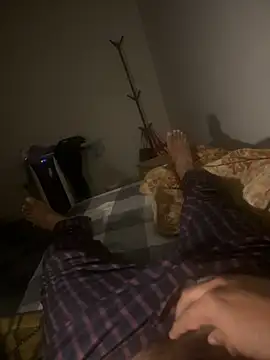 Night outcam online show from February 15, 2026, 7:13 pm