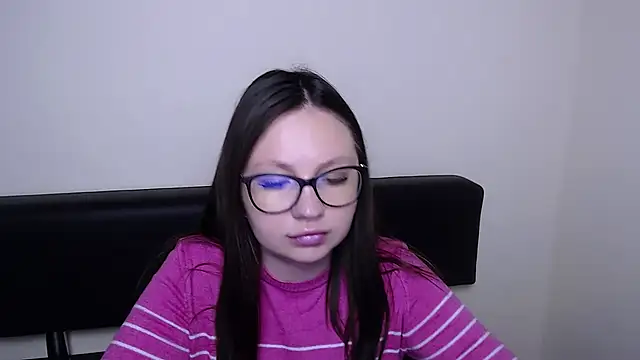 LiliaErmi online show from May 21, 2026, 6:44 am