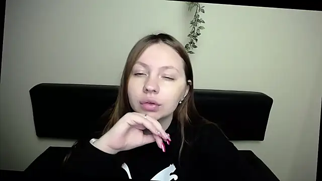 LiliaErmi online show from April 8, 2026, 6:04 am