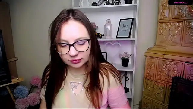 LiliaErmi online show from December 14, 2025, 9:48 am