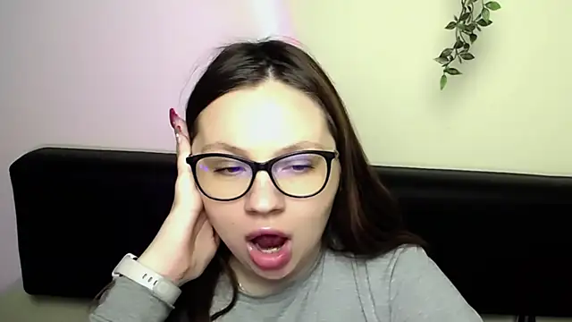 LiliaErmi online show from April 25, 2026, 5:54 am