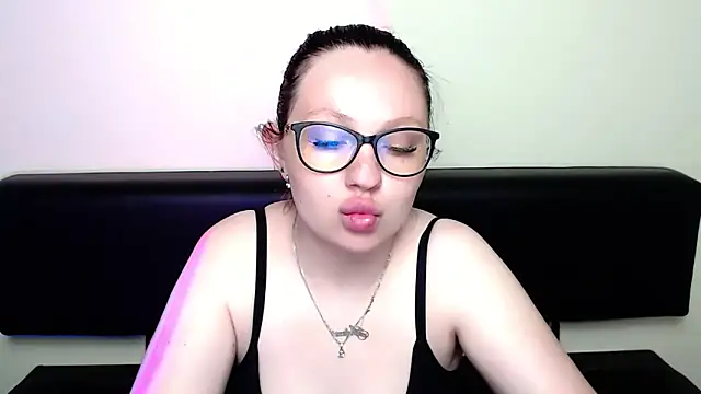LiliaErmi online show from May 17, 2026, 10:15 am