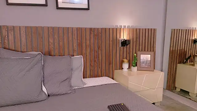 Mia Bellefort online show from April 11, 2026, 8:34 pm