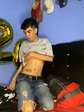 Juan Gomezz26 online show from December 14, 2025, 11:21 pm