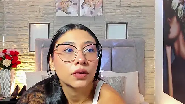 Snapshot of LanaRouse chatting on February 19, 2026, 9:56 pm LanaRouse online show from February 19, 2026, 9:56 pm