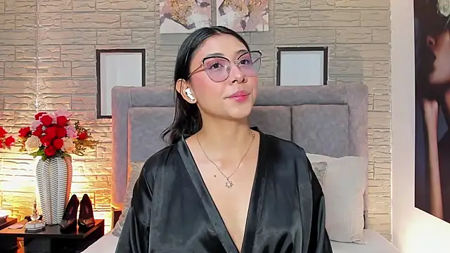 Snapshot of LanaRouse chatting on February 5, 2026, 6:48 pm LanaRouse online show from February 5, 2026, 6:48 pm