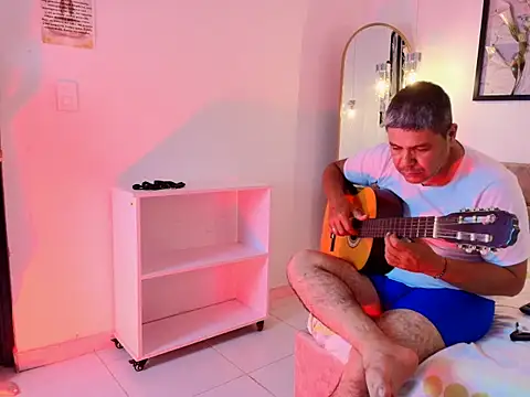 DanteYCeleste online show from December 16, 2025, 8:02 pm