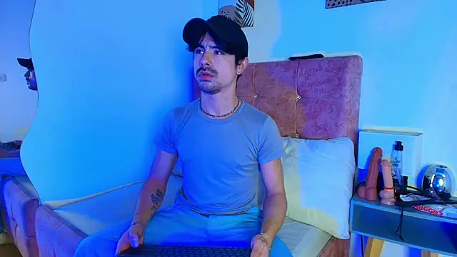 Ethan Briggs online show from January 7, 2026, 3:33 am