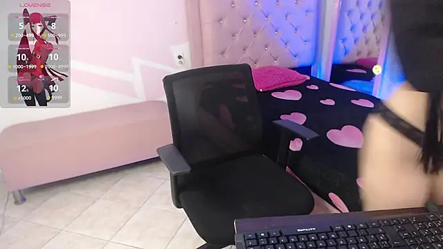 britany teen18 online show from December 19, 2025, 9:17 pm