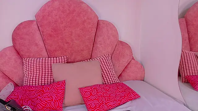 Snapshot of Miia_Anderson chatting on February 13, 2026, 7:58 pm Miia Anderson online show from February 13, 2026, 7:58 pm