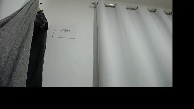 aylin ross  online show from December 20, 2025, 7:44 am