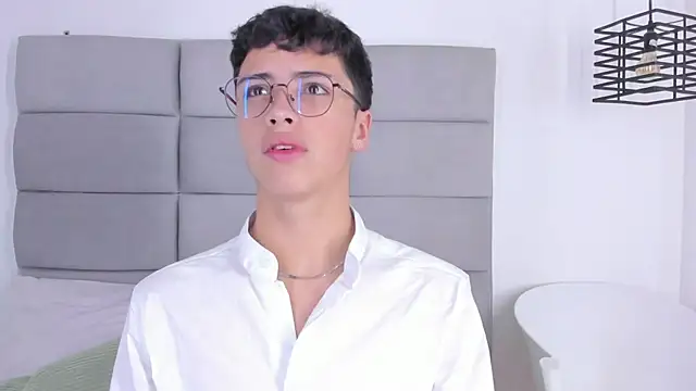 JoshClaarktt online show from March 11, 2026, 4:06 am