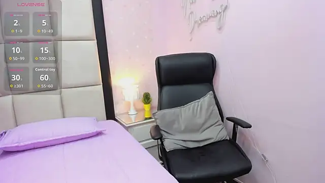 JulietaFerrer  online show from December 20, 2025, 11:57 am