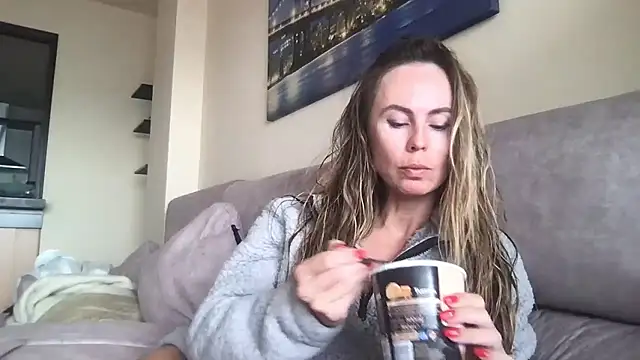 LeMilf online show from January 14, 2026, 11:36 am