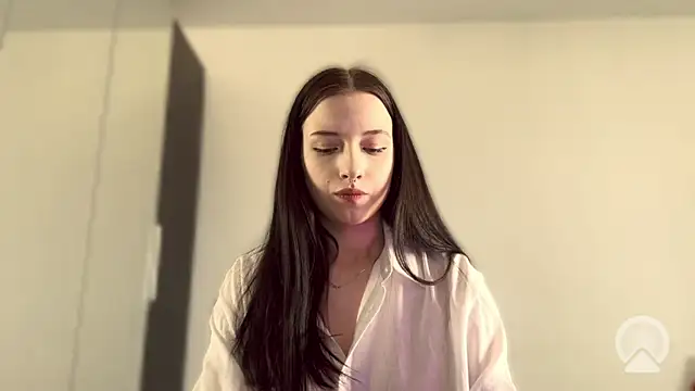 AlicePowells online show from June 3, 2026, 11:55 am
