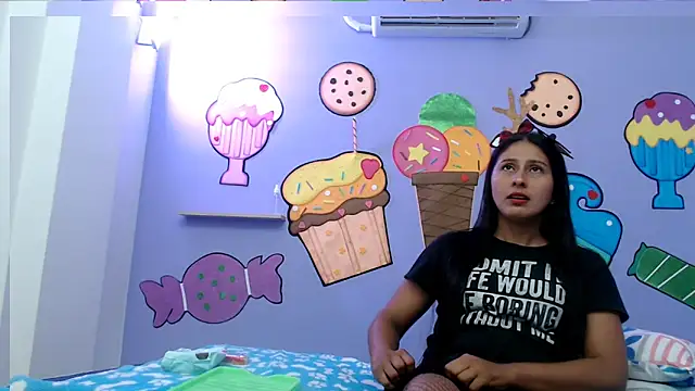 NOVAHOT98 online show from December 17, 2025, 7:19 pm